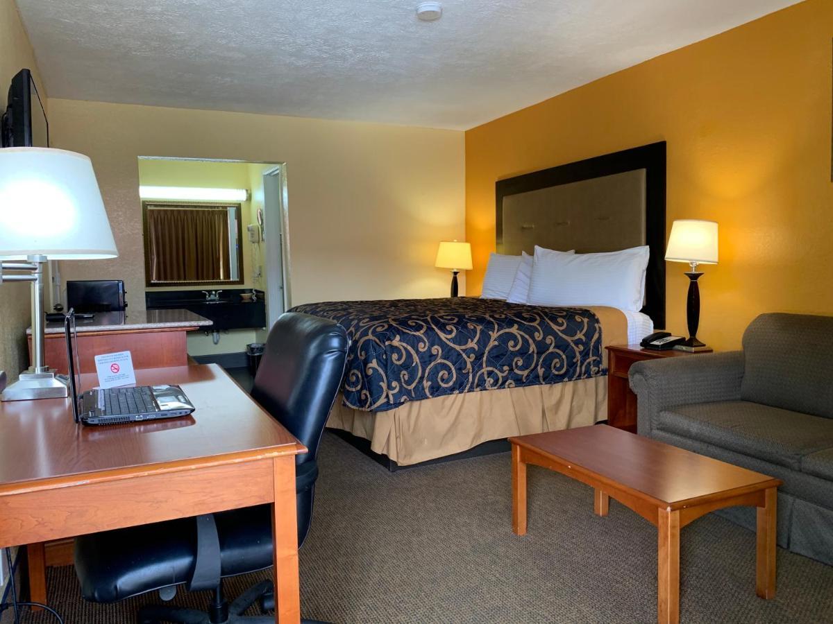 Americas Best Value Inn Forest Eksteriør bilde