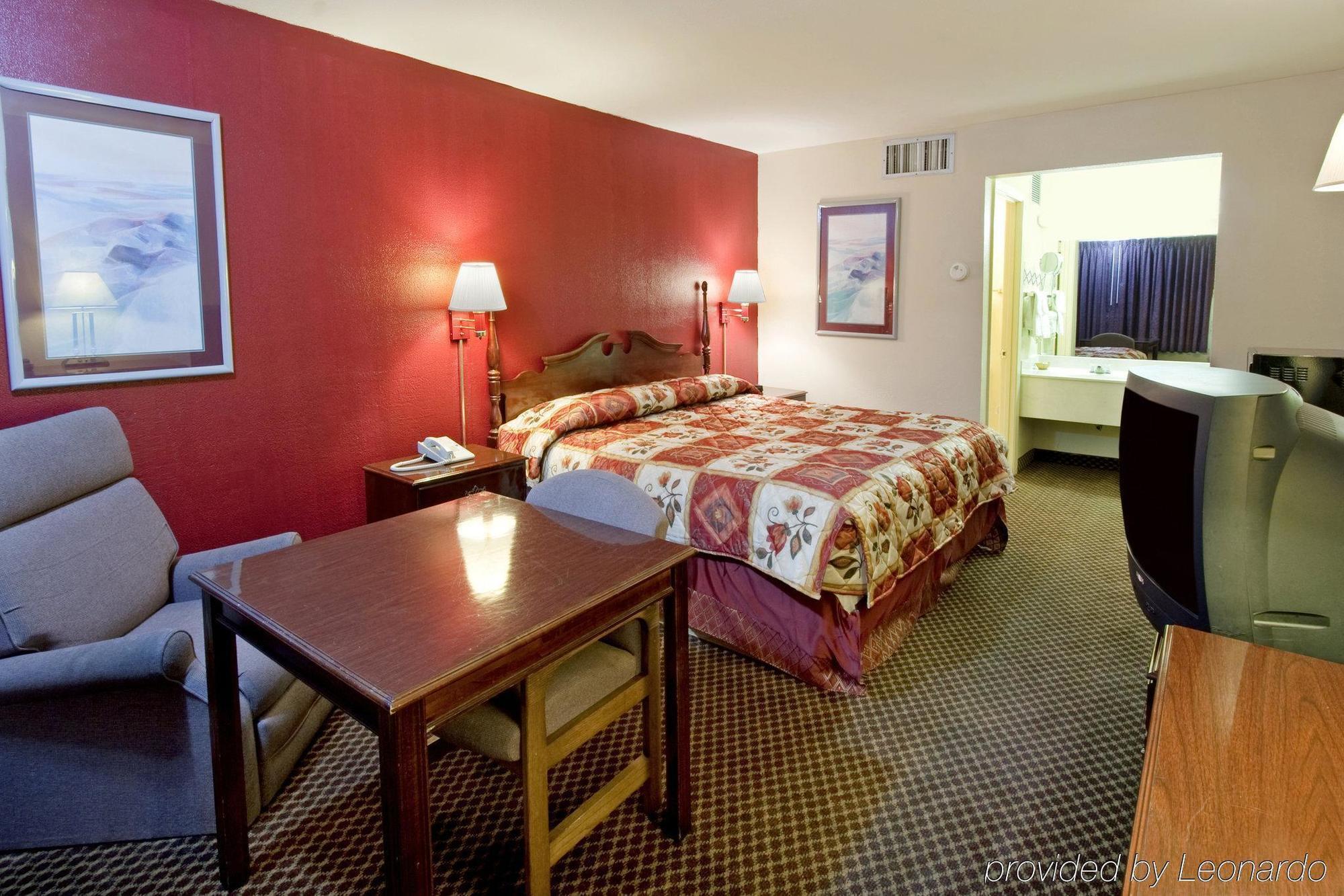 Americas Best Value Inn Forest Rom bilde