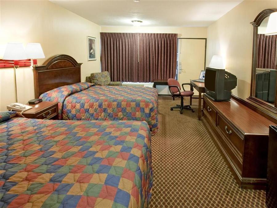 Americas Best Value Inn Forest Eksteriør bilde